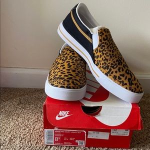 Nike Court Legacy slip on